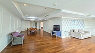The L-shaped living- and dining-area