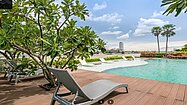 Quiet and beautiful - Pool above the river
