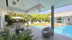 A large, cosy shaded terrace