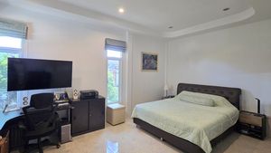 The large master-bedroom with Smart-TV