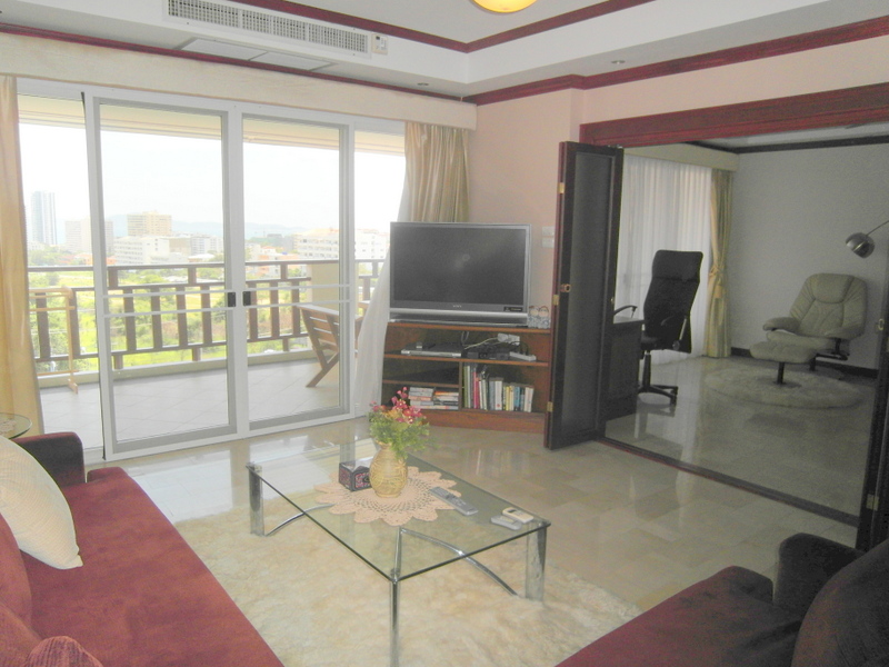 Top Floor Top Location 1 Bedroom Luxury Condo With Sea View