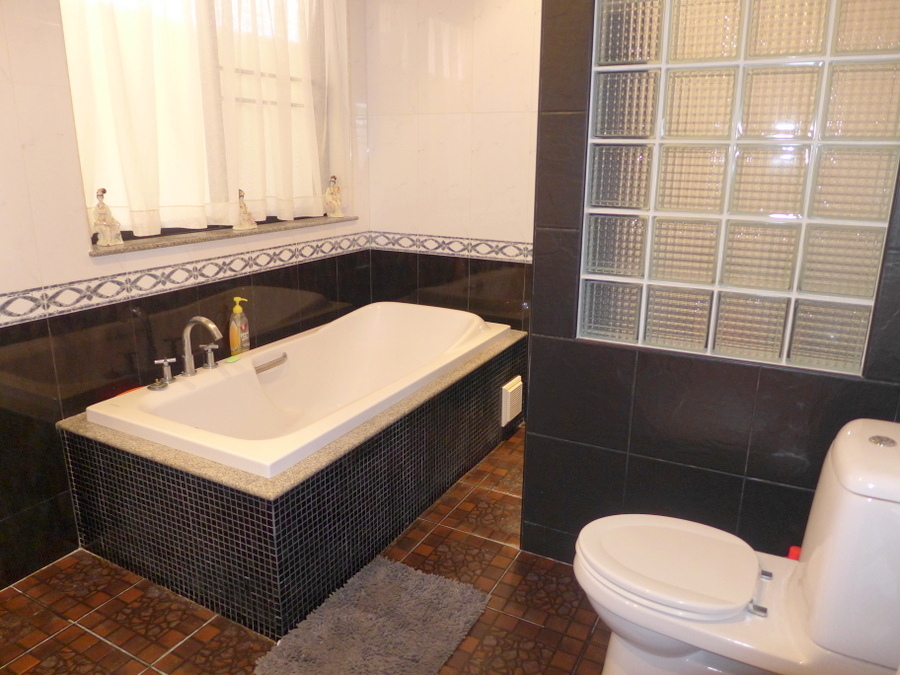 Modern 2 Bedroom Pool Villa In Gated Community Near